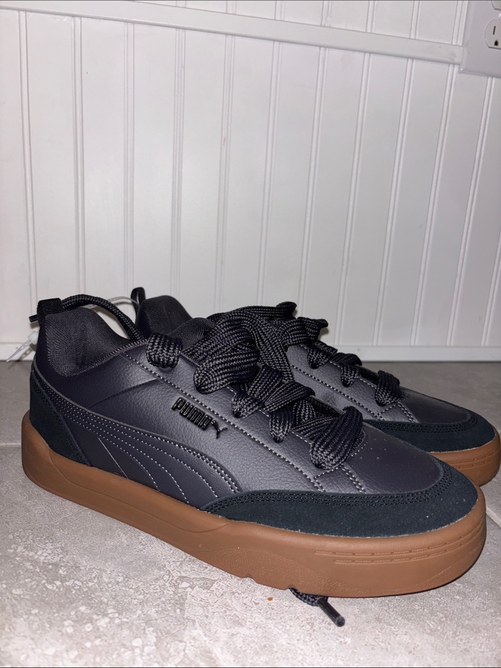 Puma Men’s Low-Top Sneakers in Dark Gray and Brown Gum